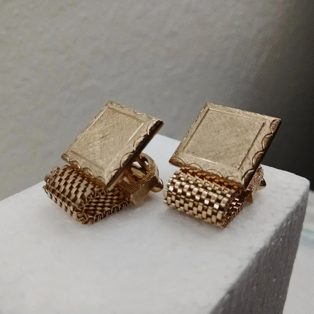 Vintage Textured Square Gold Tone Mesh Wrap Around Cufflinks Can Be Monogramed